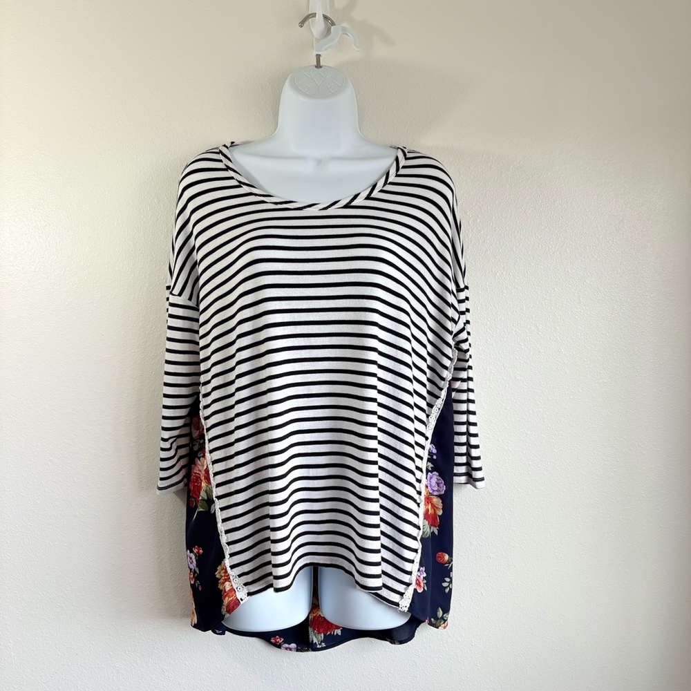 Women’s Multimedia Black and White Striped Blouse with Floral Sides&Back SzXL